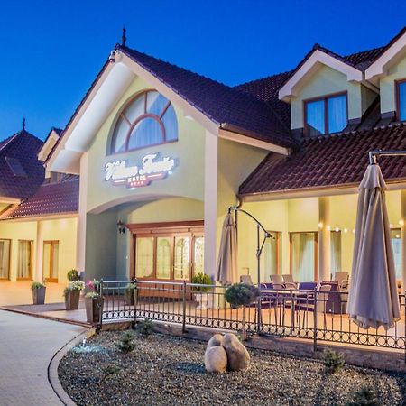 Hotel Viliam Frano Nitra Bagian luar foto