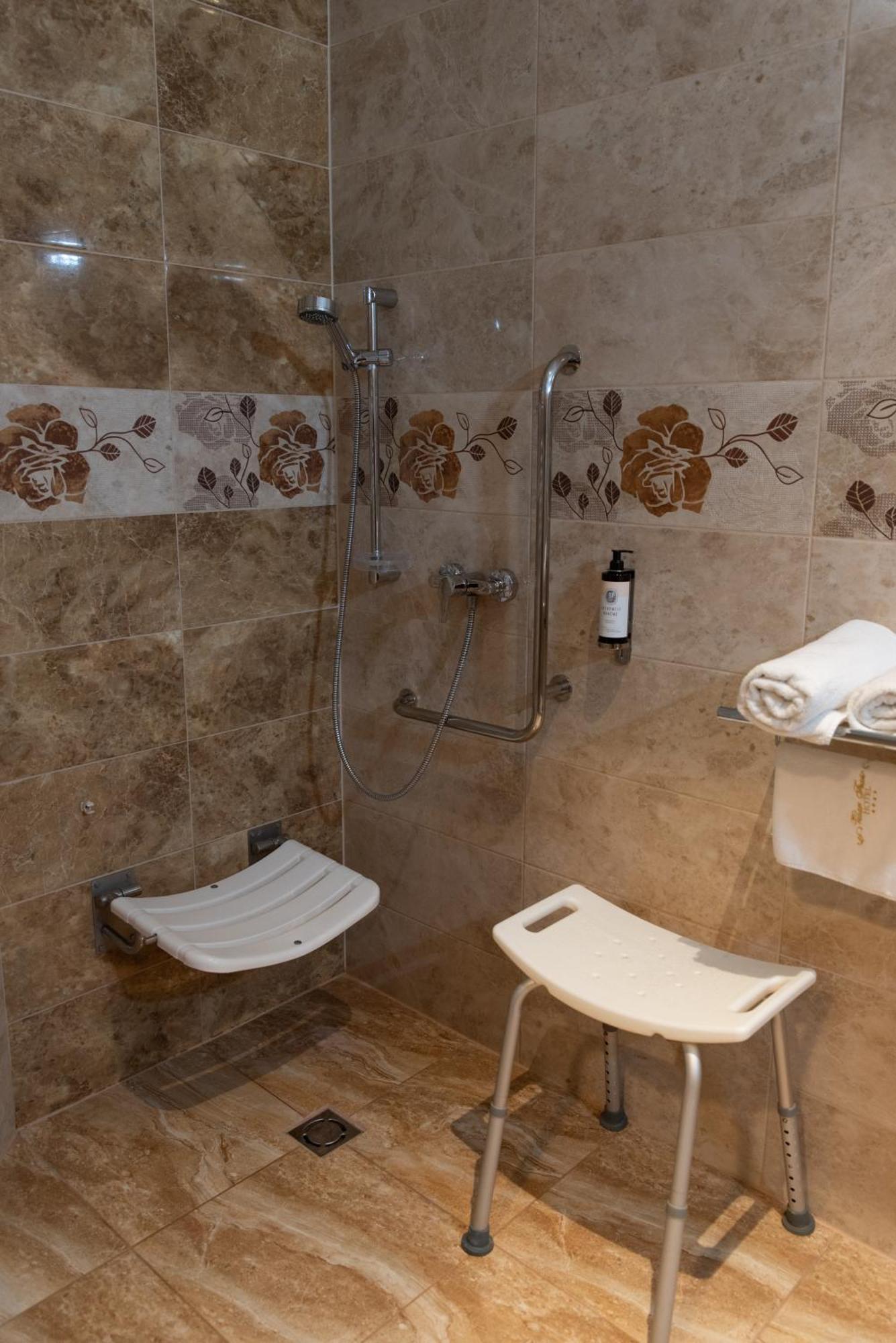 Hotel Viliam Frano Nitra Bagian luar foto