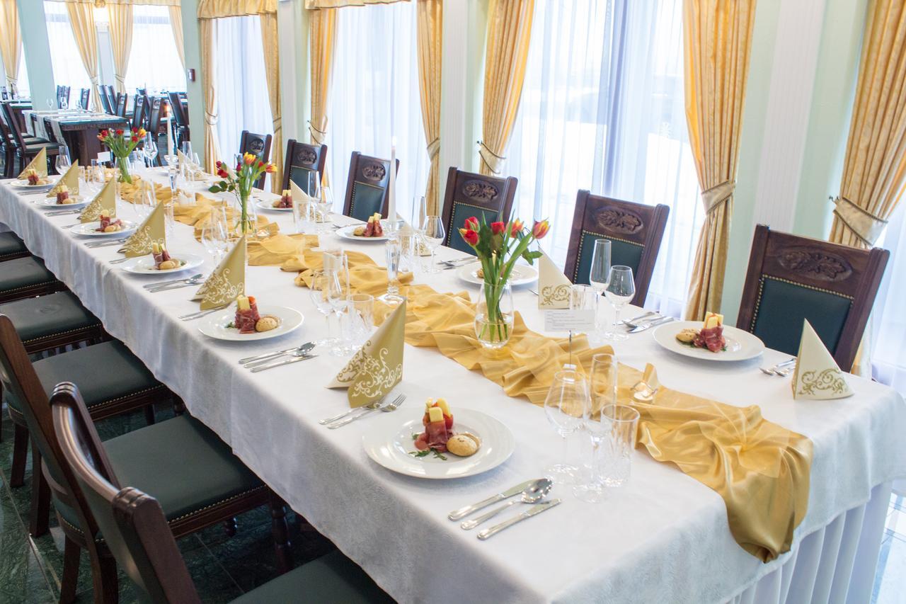 Hotel Viliam Frano Nitra Bagian luar foto