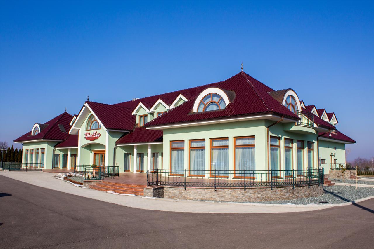 Hotel Viliam Frano Nitra Bagian luar foto