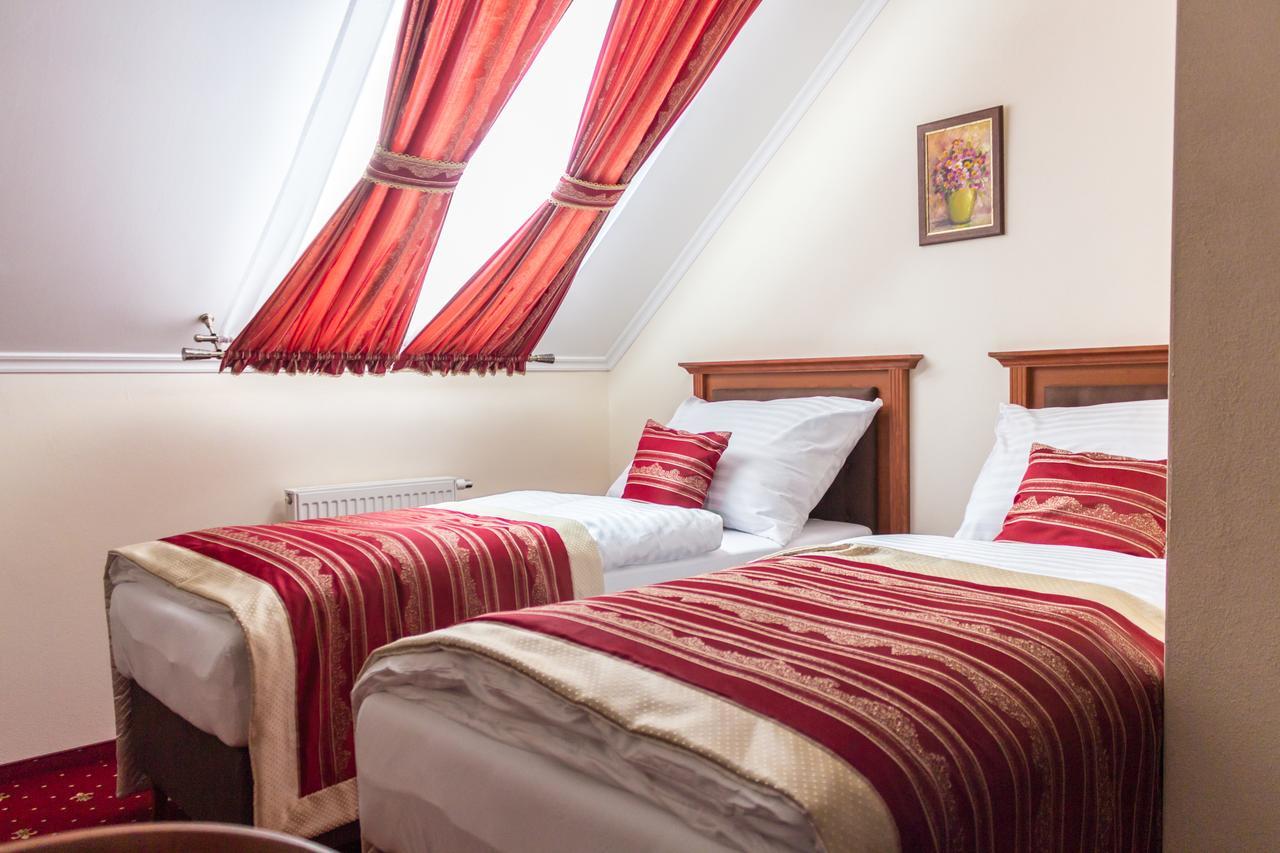 Hotel Viliam Frano Nitra Bagian luar foto