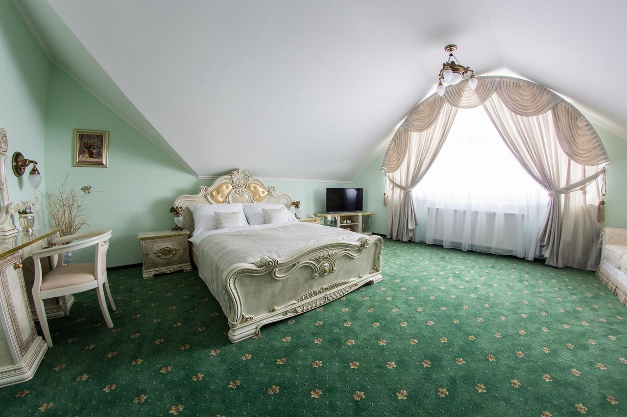 Hotel Viliam Frano Nitra Bagian luar foto