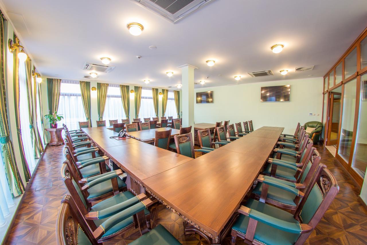 Hotel Viliam Frano Nitra Bagian luar foto