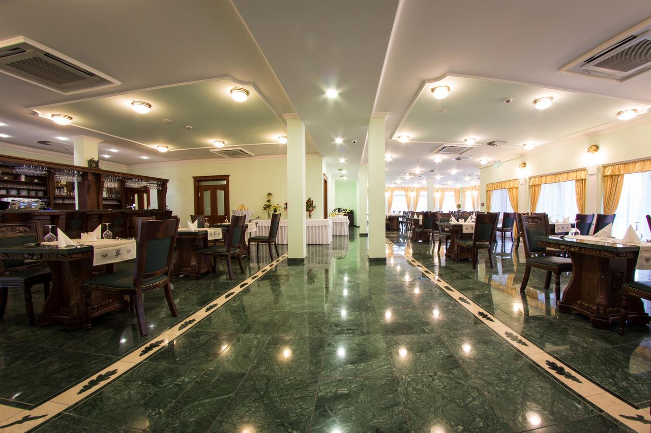 Hotel Viliam Frano Nitra Bagian luar foto
